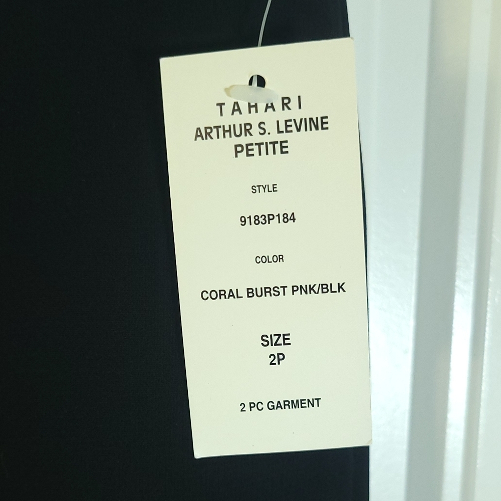 Tahari Arthur S. Levine Size 2P Black Pencil Skirt - Picture 4 of 5